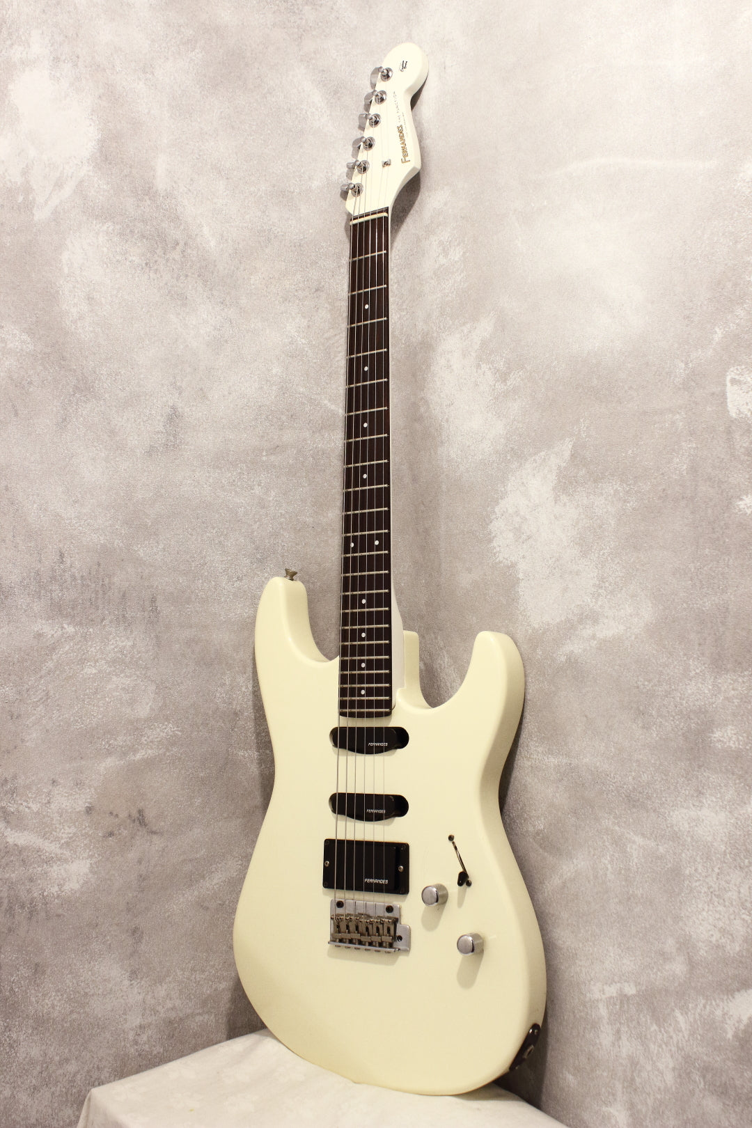 Fernandes The Function SSH-40 White 1991 – Topshelf Instruments