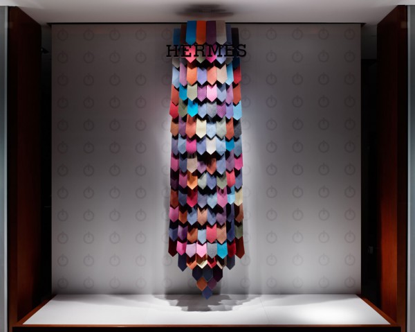 エルメス｢8cm タイ｣特別ウィンドウディスプレイ « TORAFU ARCHITECTS