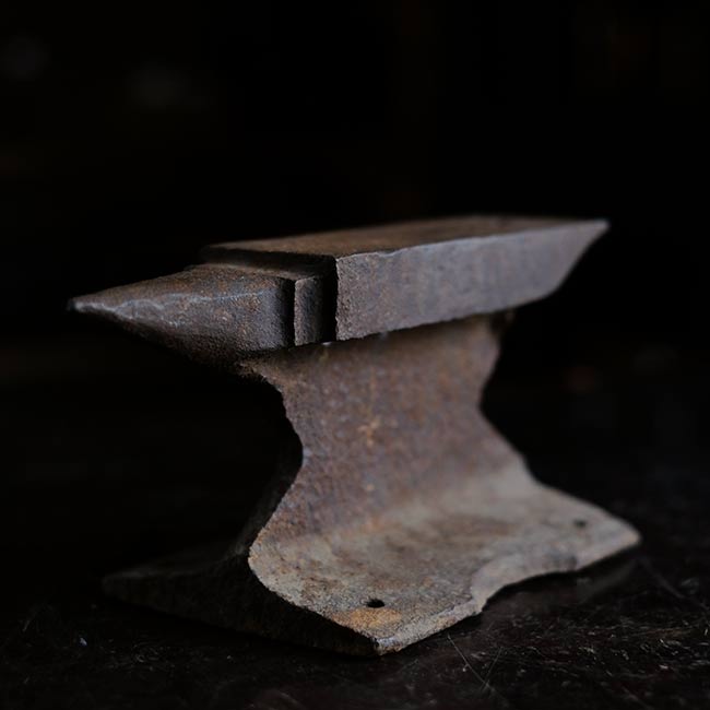 錆びた金床（アンビル） – zakka store towi