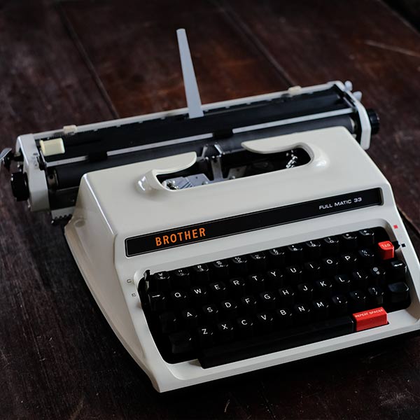 BROTHER Full Matic 33 タイプライター – zakka store towi