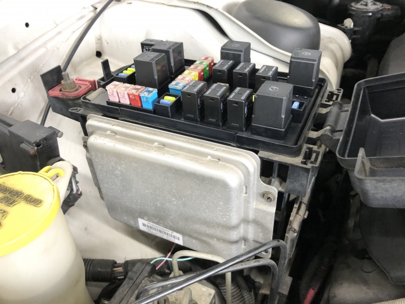 フロントコントロールモジュールによる各種警告誤作動/クライスラー