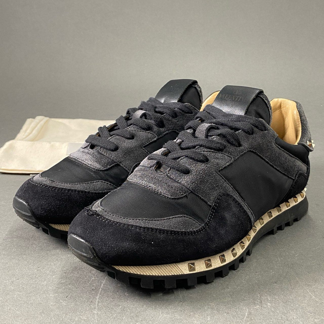 2f4 VALENTINO GARAVANI ヴァレンティノ ガラヴァーニ スタッズ