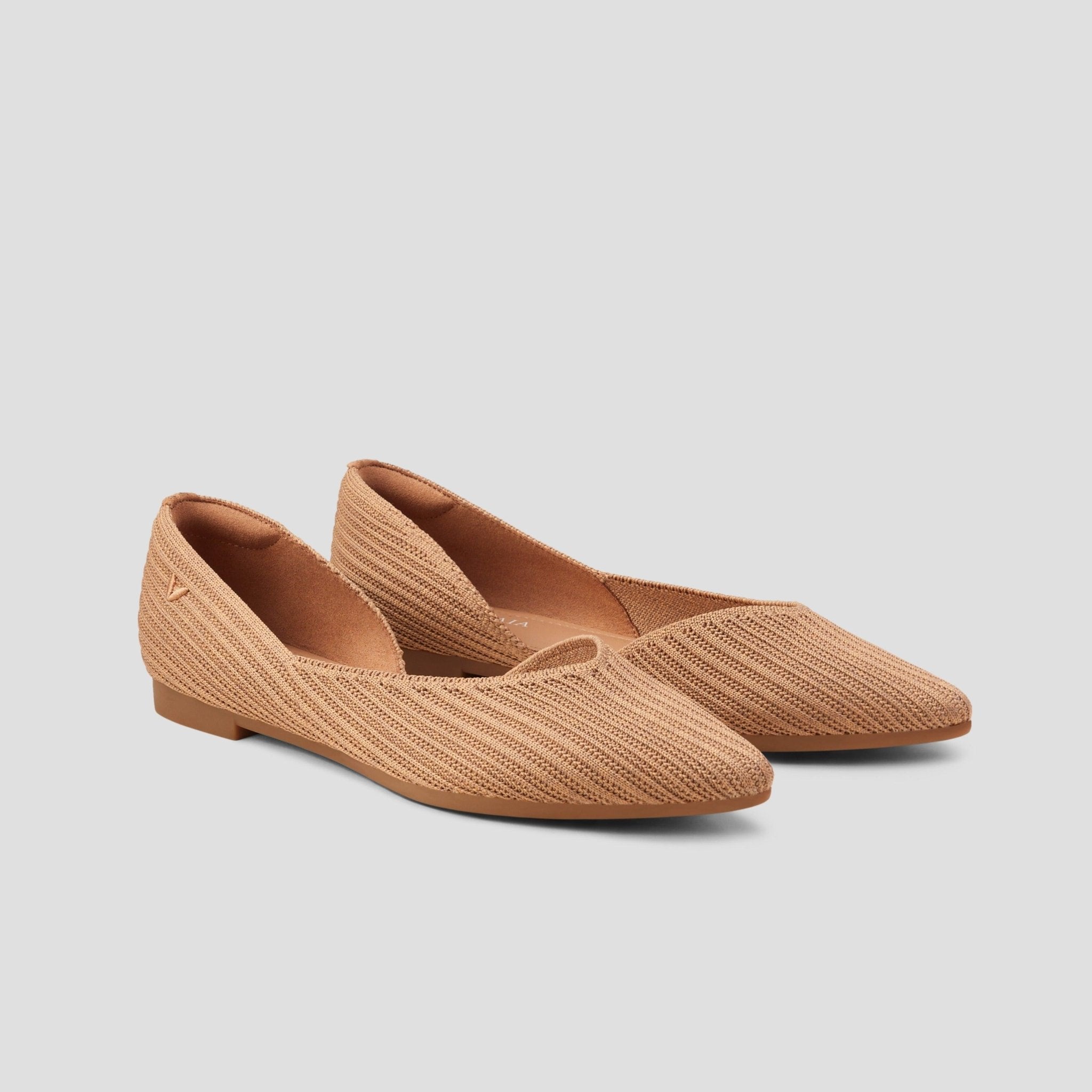 Melia 2.0] Pointed toe V-cut flat shoes – VIVAIA JAPAN