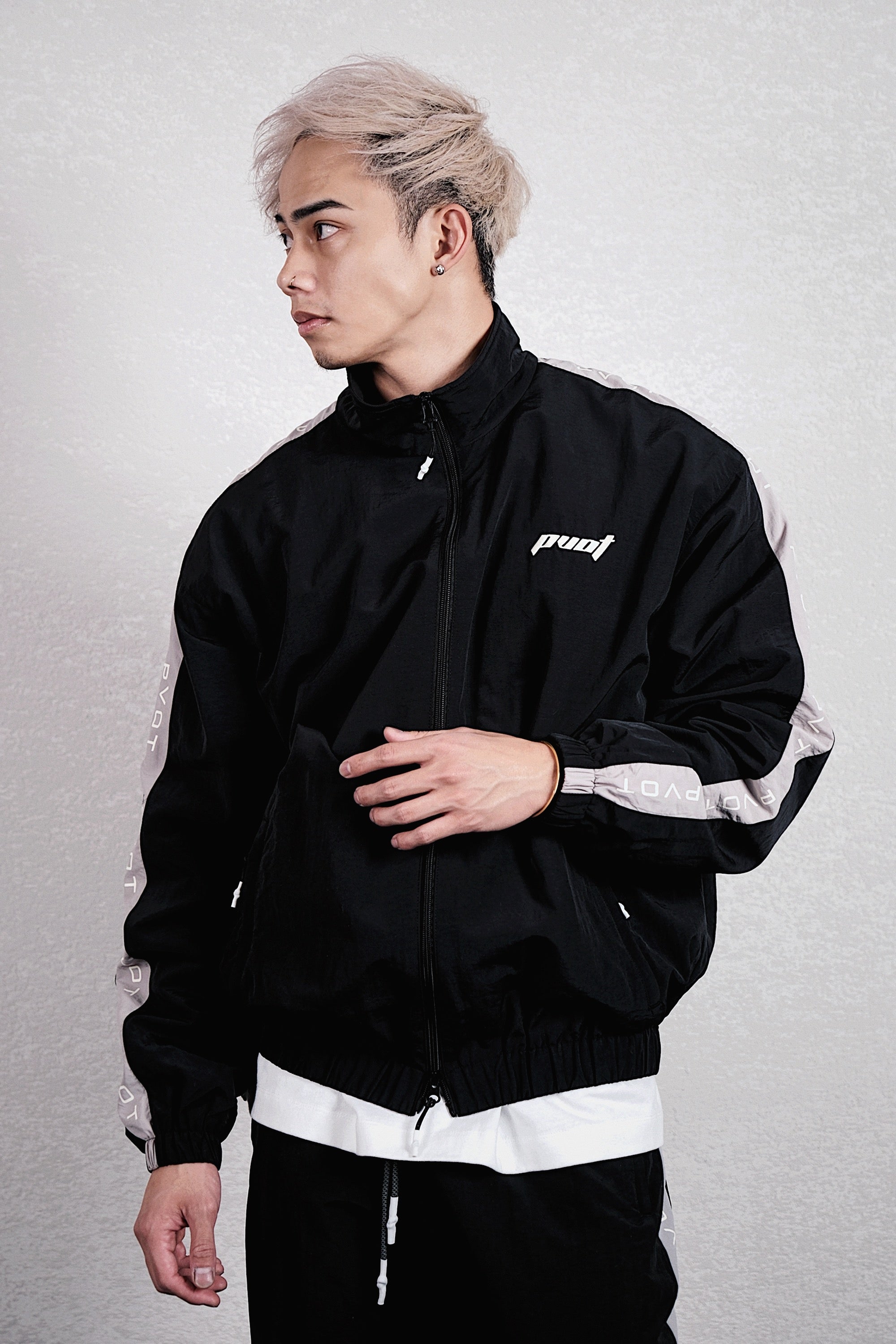 Pvot SL Nylon Jacket (Black / Gray)