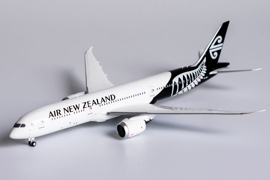 Air New Zealand Boeing 787-9 ZK-NZC NG Model 55071 Scale 1:400