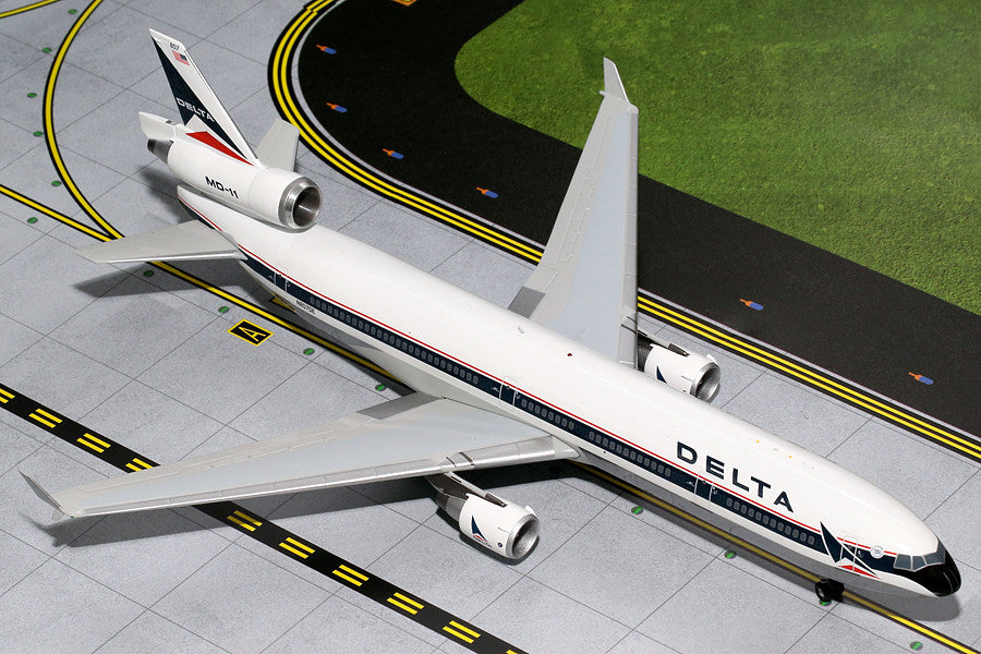 Delta MD-11 N807DE Widget GeminiJets G2DAL407 Scale 1:200