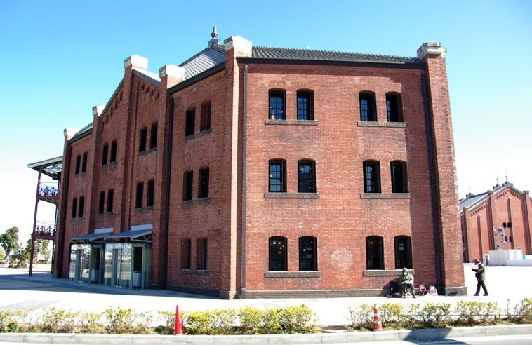 歴史の浪漫街道/赤煉瓦建築・横浜赤煉瓦倉庫・開港記念館