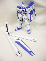B-CLUB 1/100 Hi-νガンダム (ガレージキット) 組み立て中: 絶対