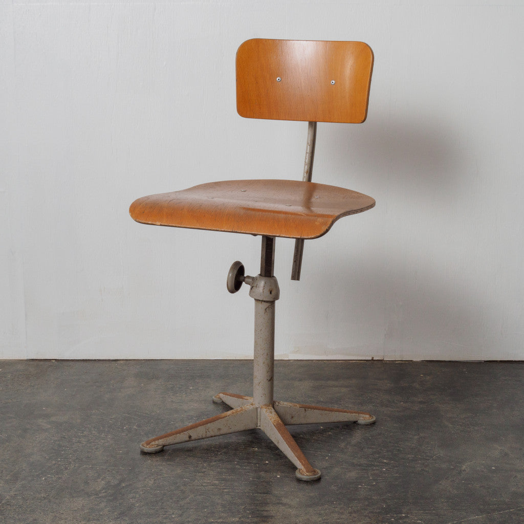 ドラフティングチェア｜アーレンド Ahrend｜フリソ・クラマー FRISO