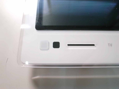 PHOTO-U TV その1開封編（au）: 私的電脳小物遊戯