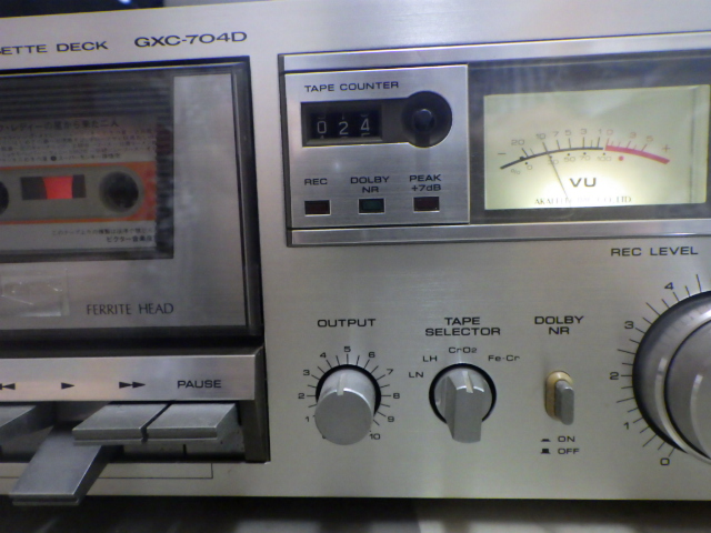 ステレオカセットデッキ AKAI アカイ GXC-704D 動作品!!VUメーターが