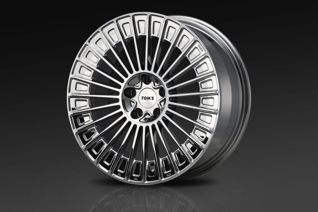 アルミニウム削り出し鍛造製法」採用のプレミアムホイールの新デザイン