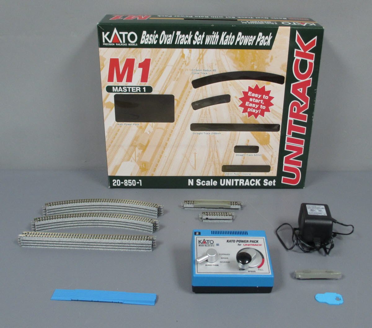Kato 20-850-1 N Unitrack M1 Basic Oval Track Starter Set – Trainz