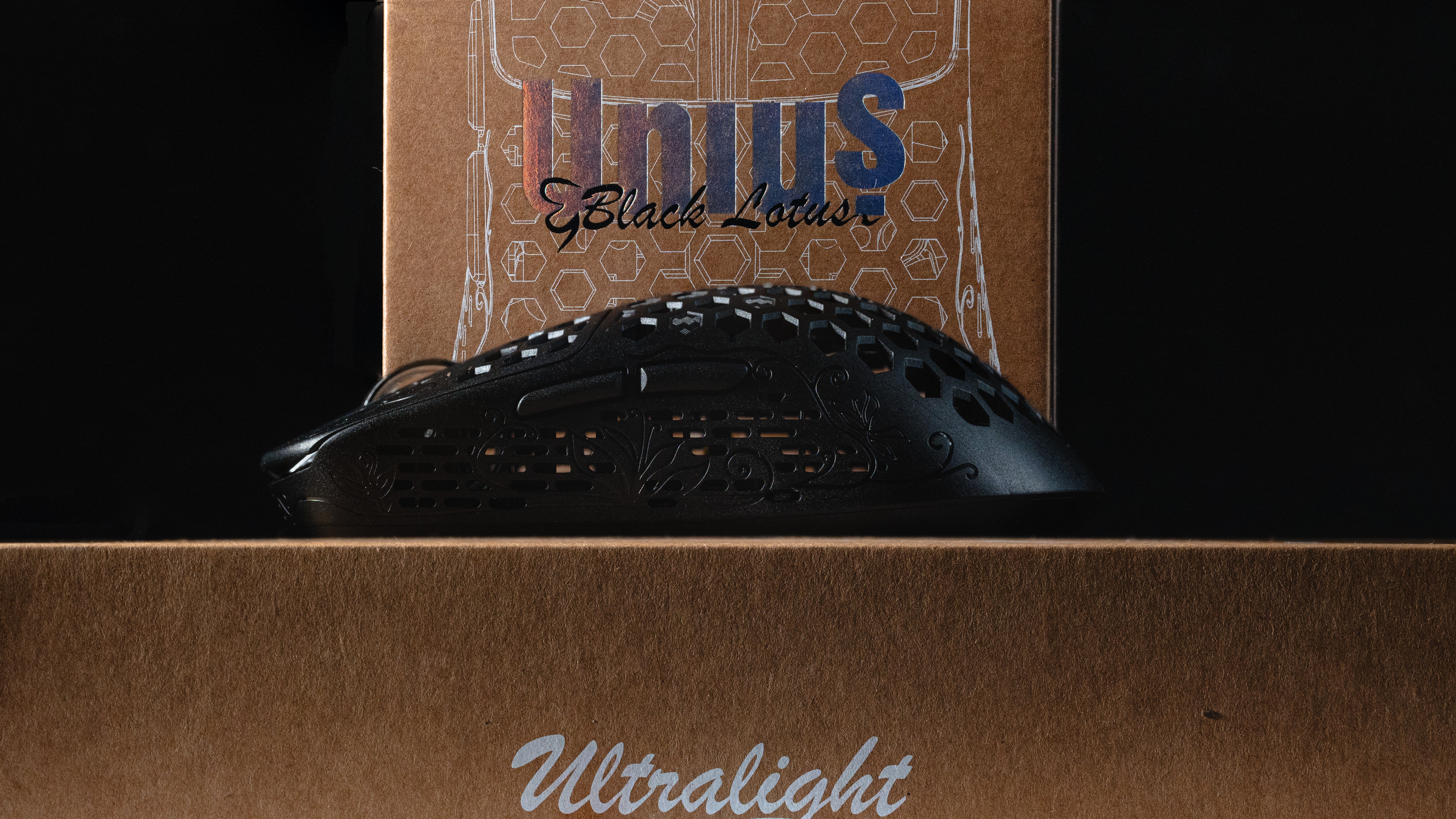 BLACK LOTUS-39g Carbon Fiber 8K Wireless Gaming Mouse – UNIUS STORE