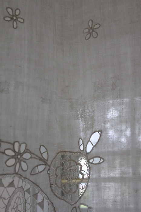 フランスアンティークリネンのベッドカバー」ココン・フワット