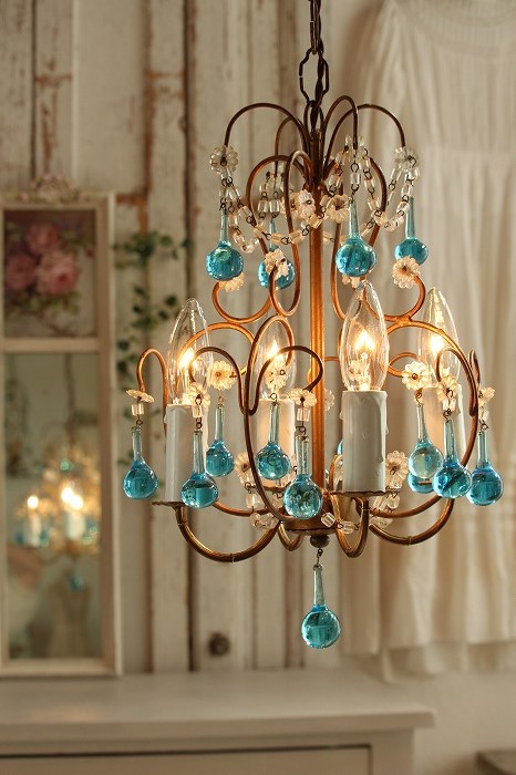 アンティークシャンデリア ブルーティアドロップシャンデリア 4灯