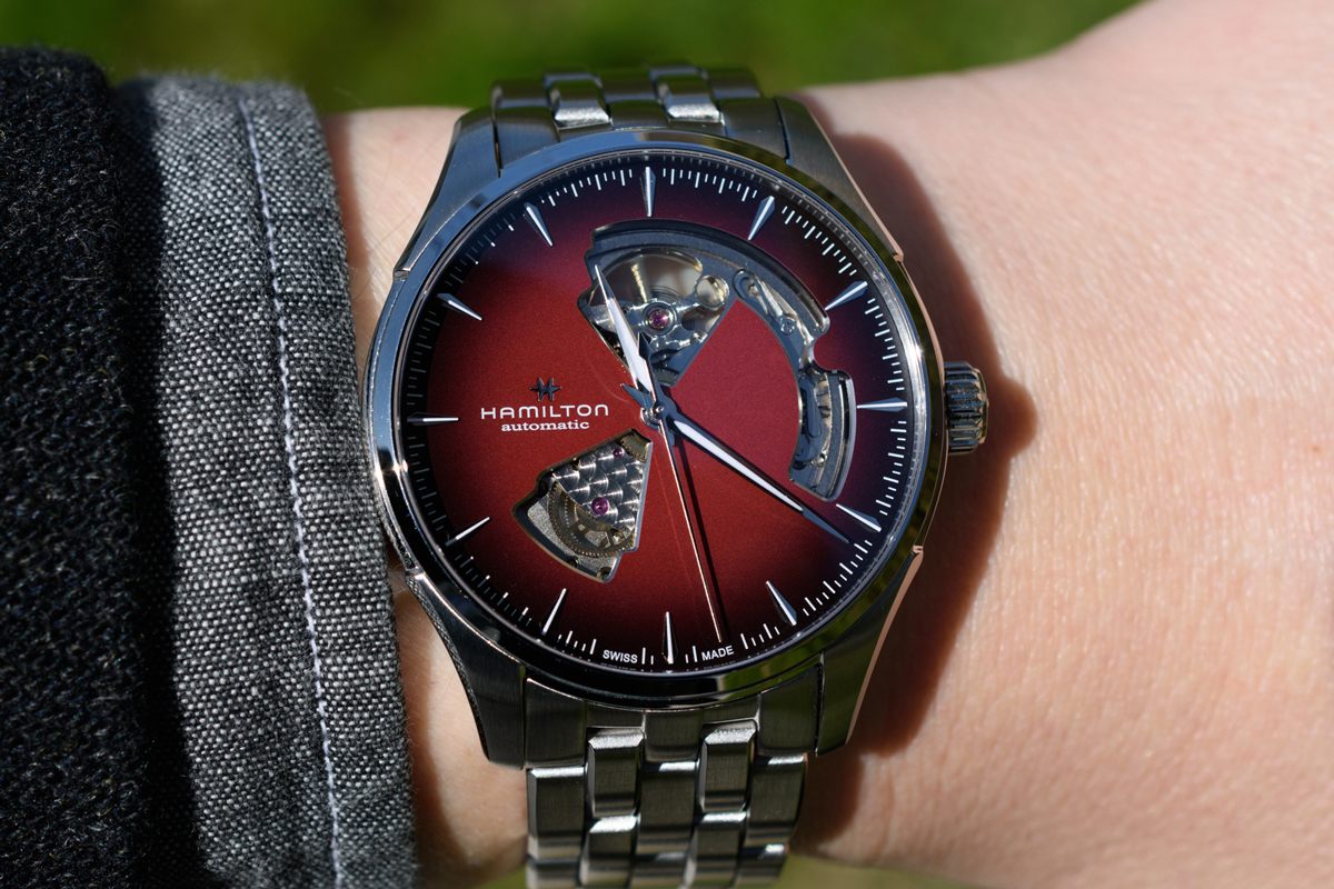 ハミルトンの新作「ジャズマスター オープンハート」バーガンディー