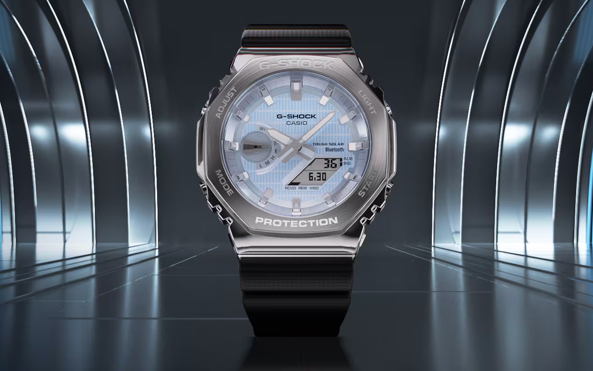 カシオーク”ことG-SHOCK「2100」シリーズより、メタルカバードデザイン