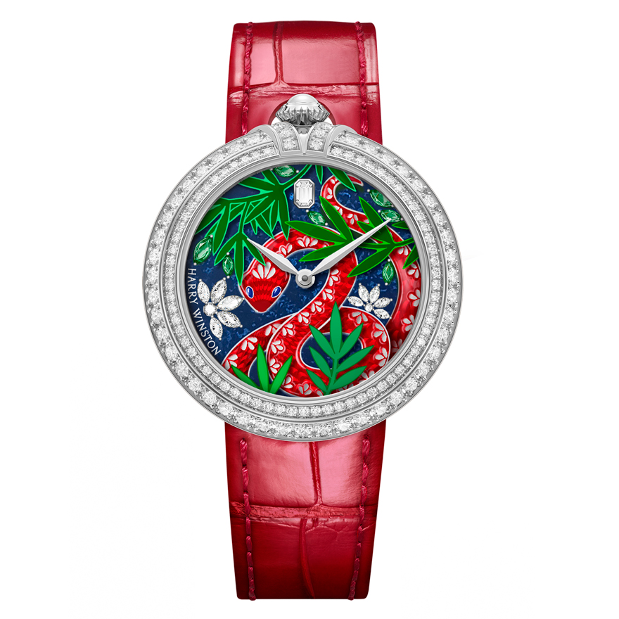 財宝の守護神として崇められる蛇をラッカーで彩った「HW モーメント