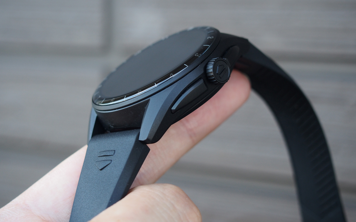 高級時計ブランドが手がける本気のスマートウォッチ、「タグ・ホイヤー