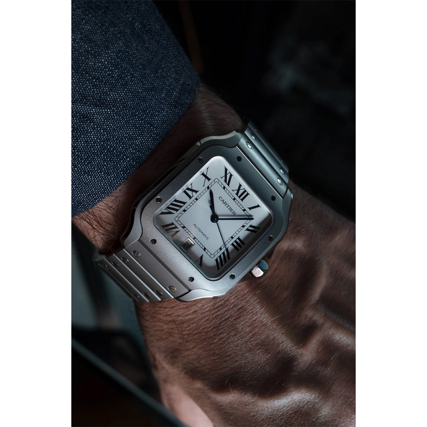 サントスの新作チタンモデルはカルティエがチタンを「エレガント」に