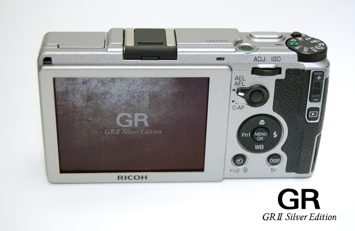 カメラの八百富｜創立80周年記念 RICOH 「GR II Silver Edition」が