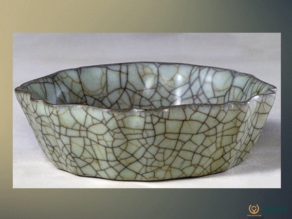 中国 哥窯 青磁 金絲鉄線 氷裂文双耳瓶 C 6910 中国 哥窯 青磁 金絲