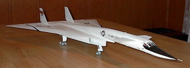 1/72 AMT XB-70A1 Valkyrie by Steve Eggers