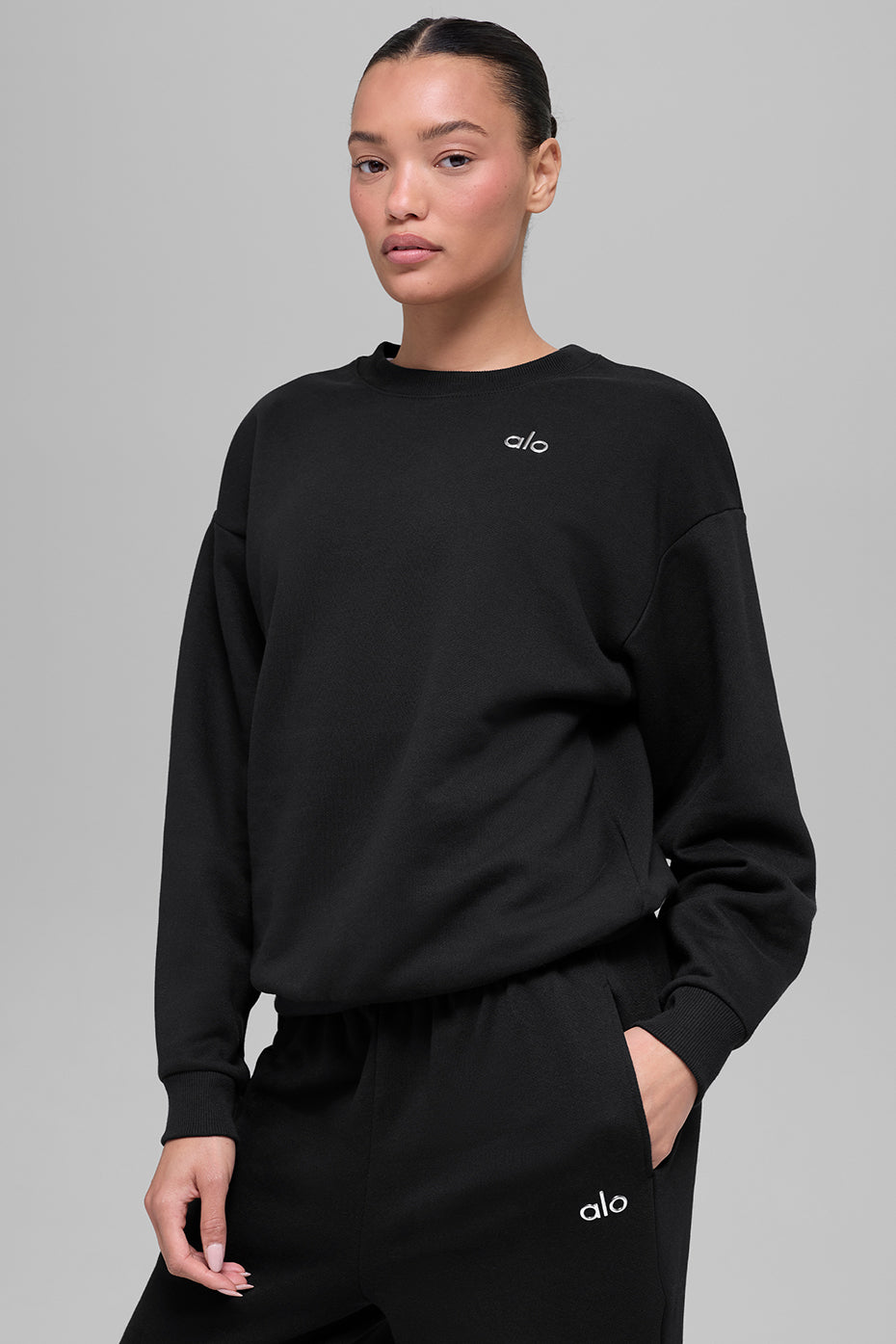 Accolade Crew Neck Pullover - Black | ALO