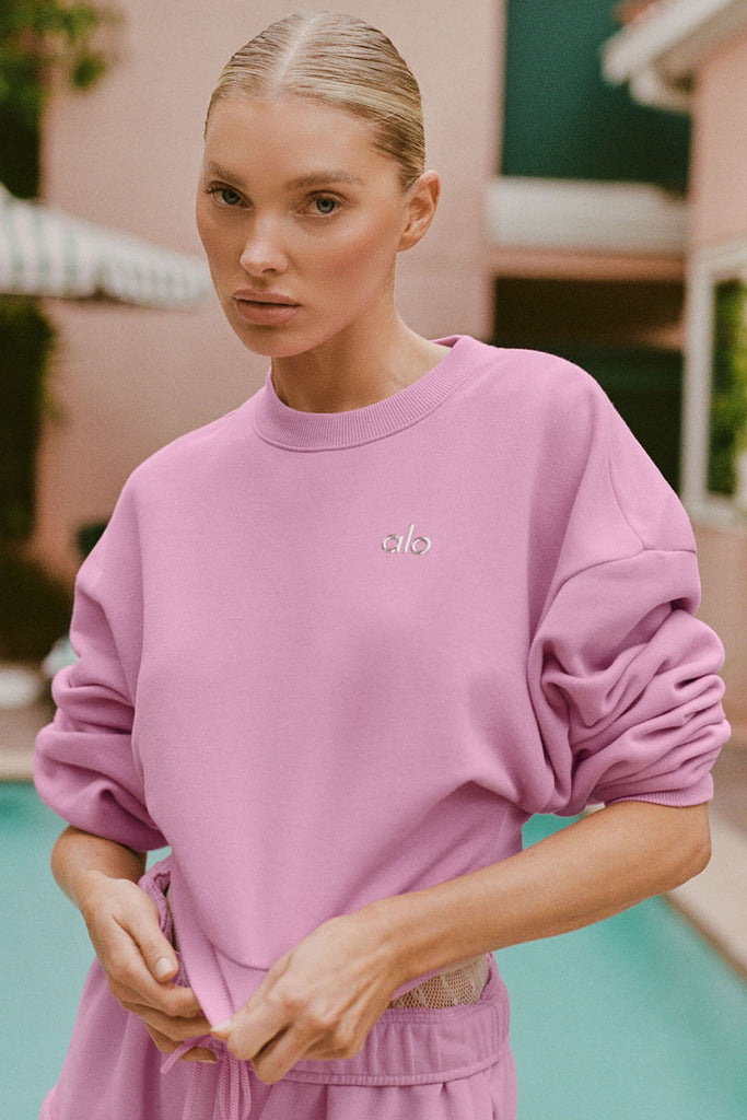 Cropped Accolade Crewneck - Candy Heart Pink | ALO