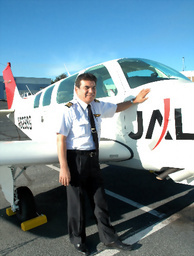 asahi.com（朝日新聞社）：日航、操縦士を自社養成した米の訓練所閉鎖