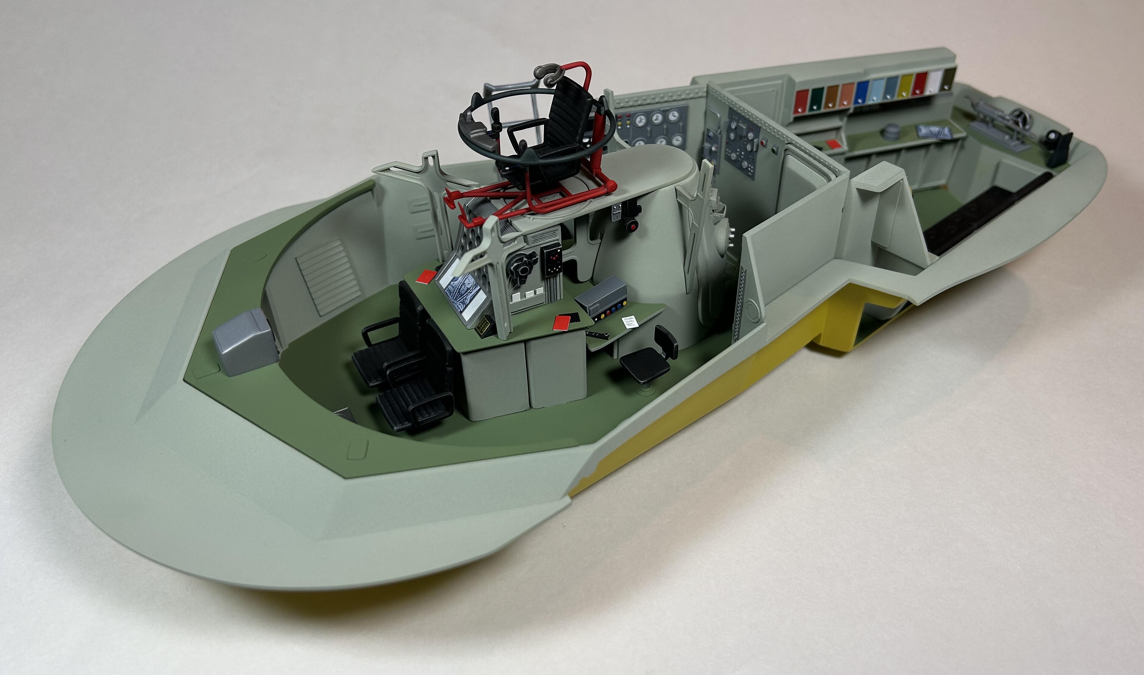 Finished Photos of Moebius' 1/32 Scale Proteus Submarine (Interior