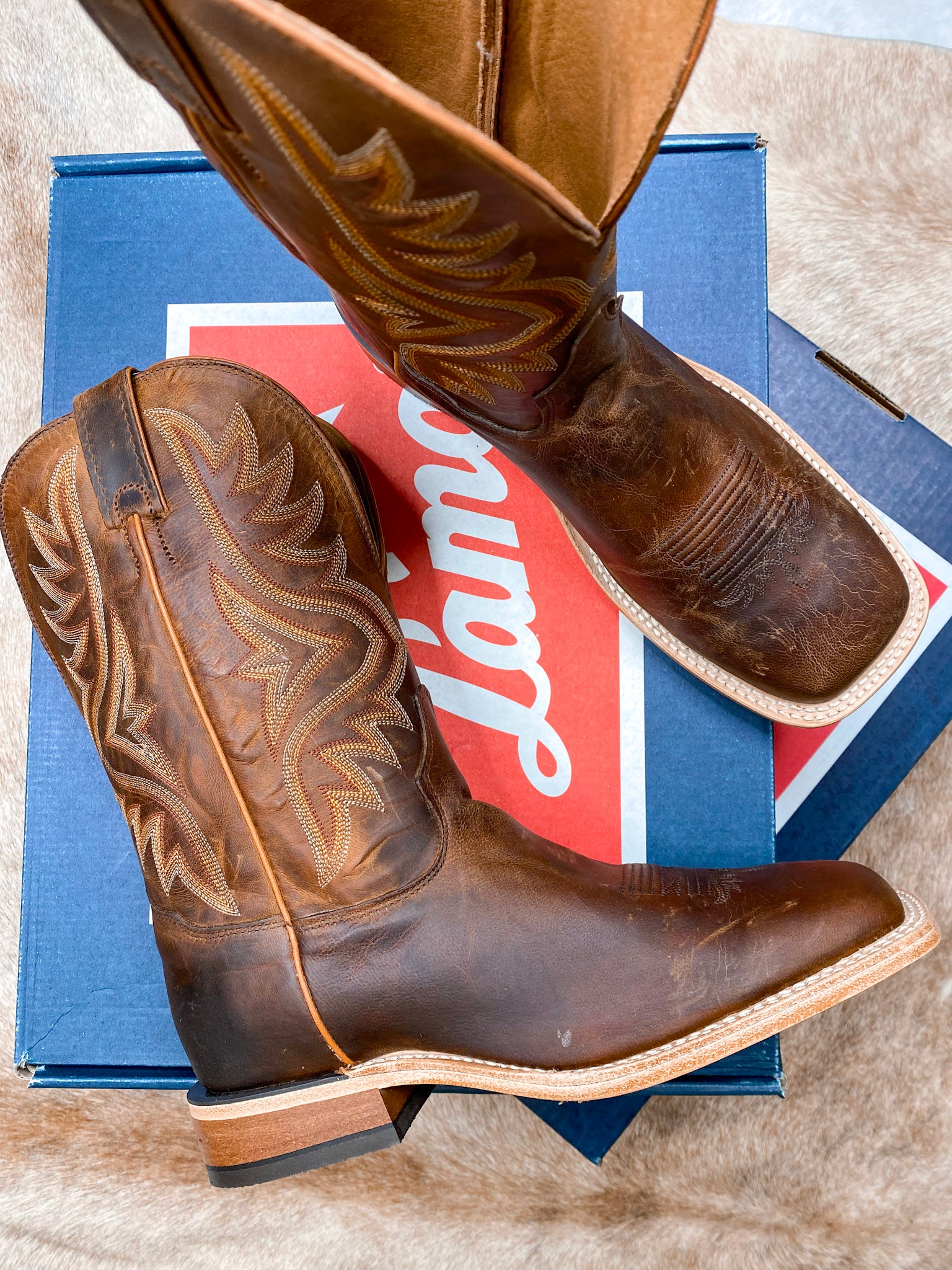 TONY LAMA AVETT IN TAN WORN GOAT BOOT – Boot Country