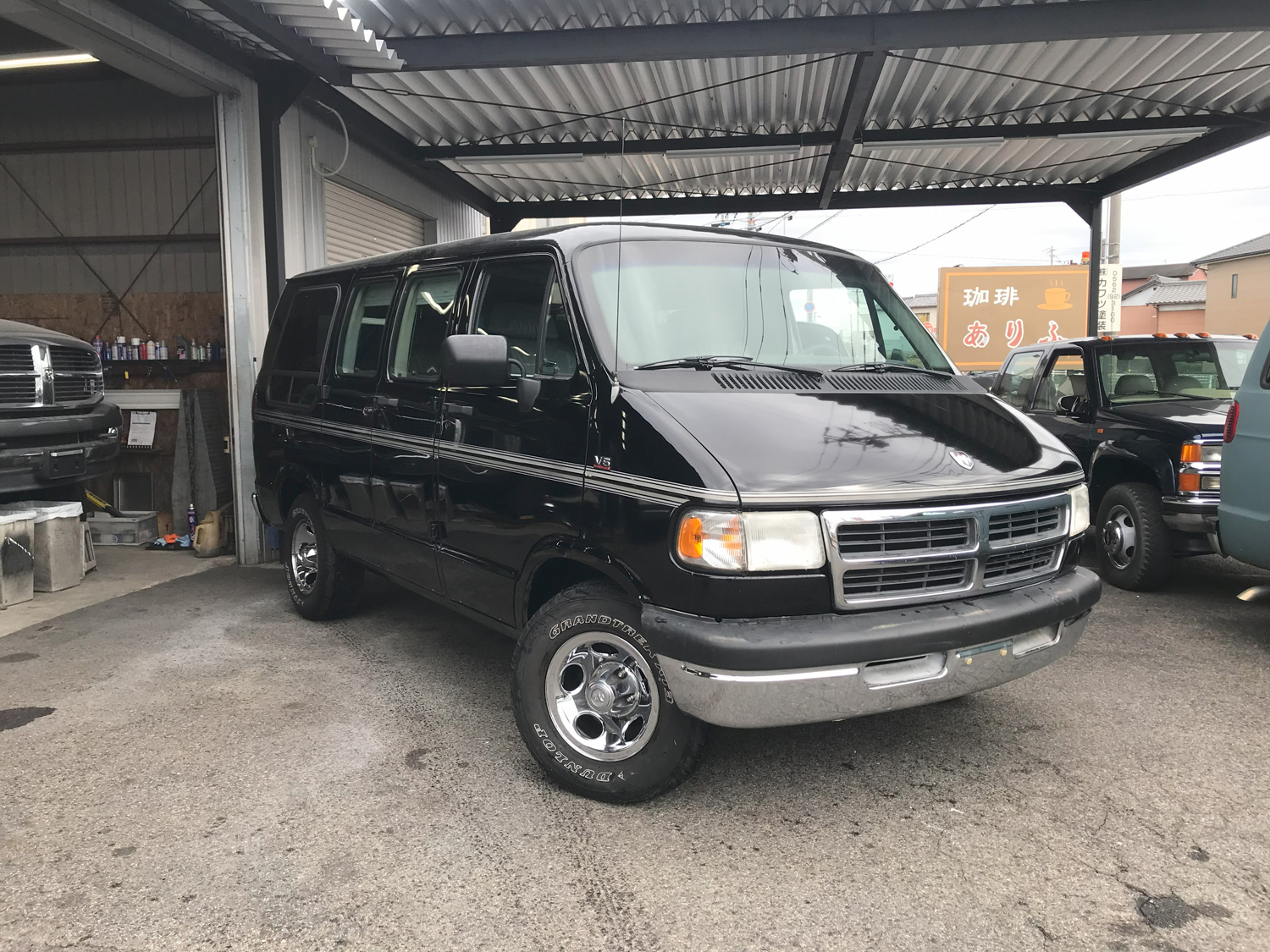 入庫車両の紹介 95y ダッジラムバン ショーティ 新車並行 V6
