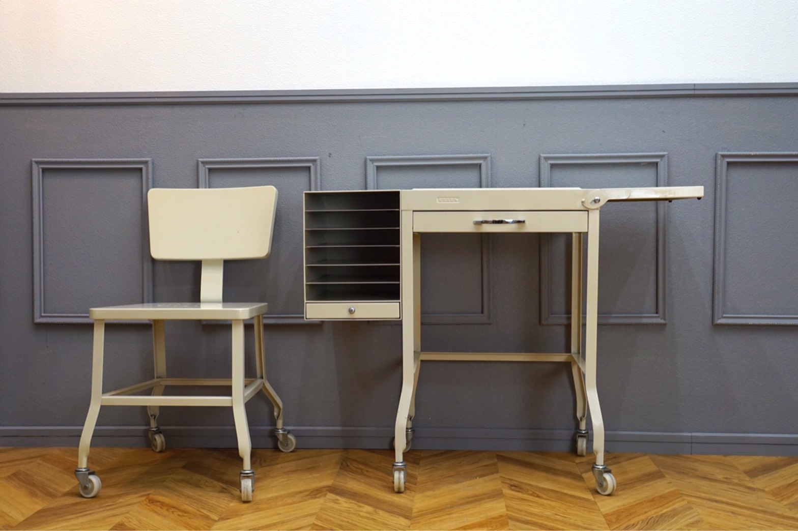 ESSEN スチール タイピングデスク | サークルワン商品情報-八木店