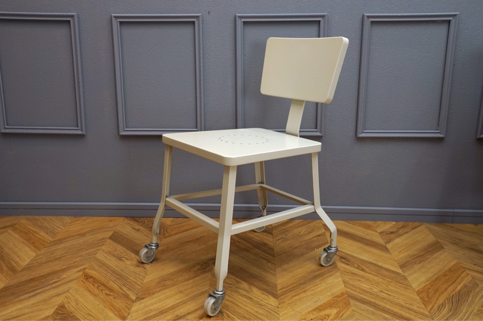 ESSEN スチール タイピングデスク | サークルワン商品情報-八木店