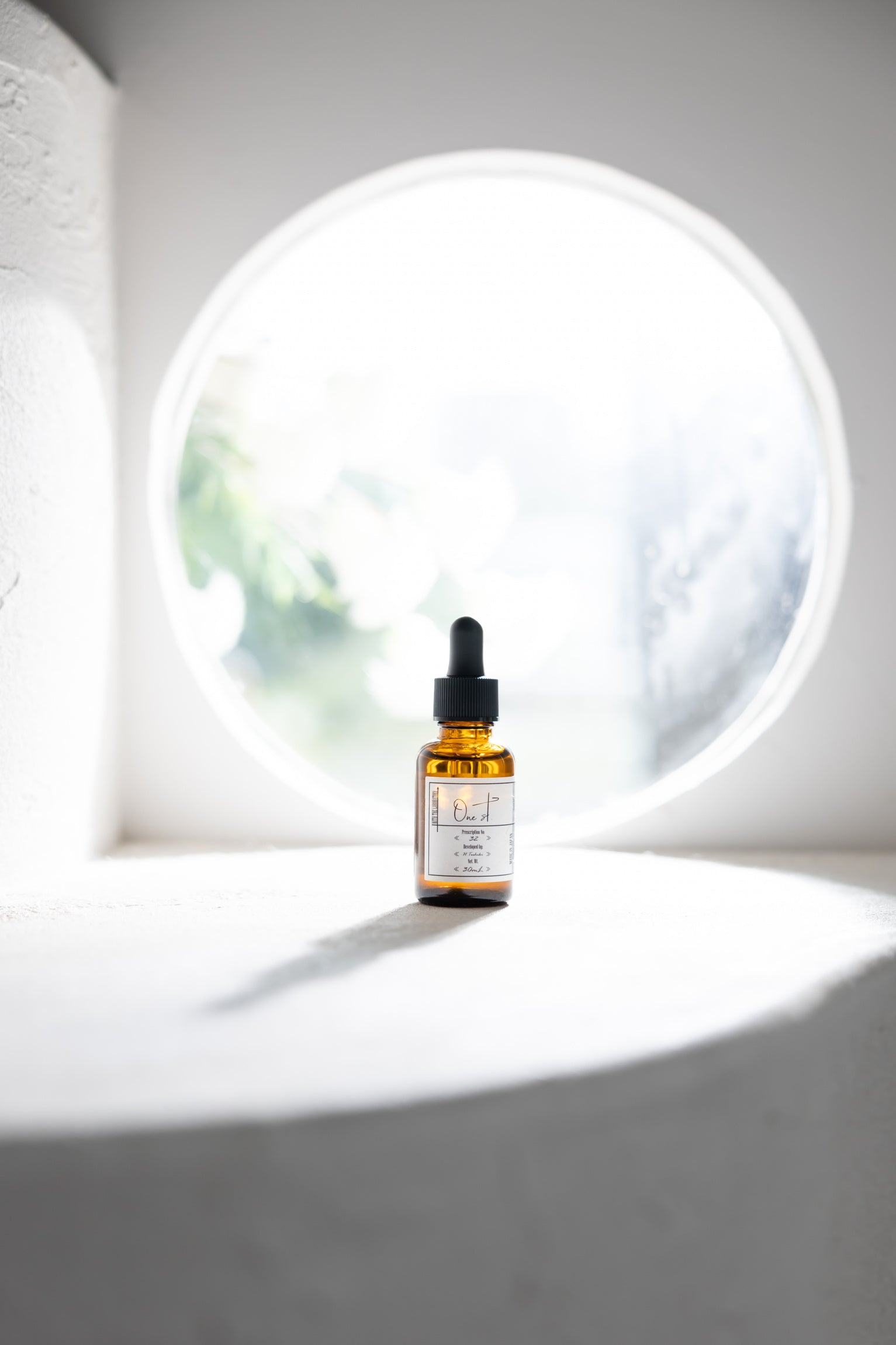 HCN ESSENCE – One st. 公式サイト