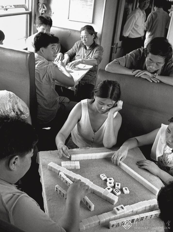 王福春作品：《火车上的中国人》--中国摄影家协会网