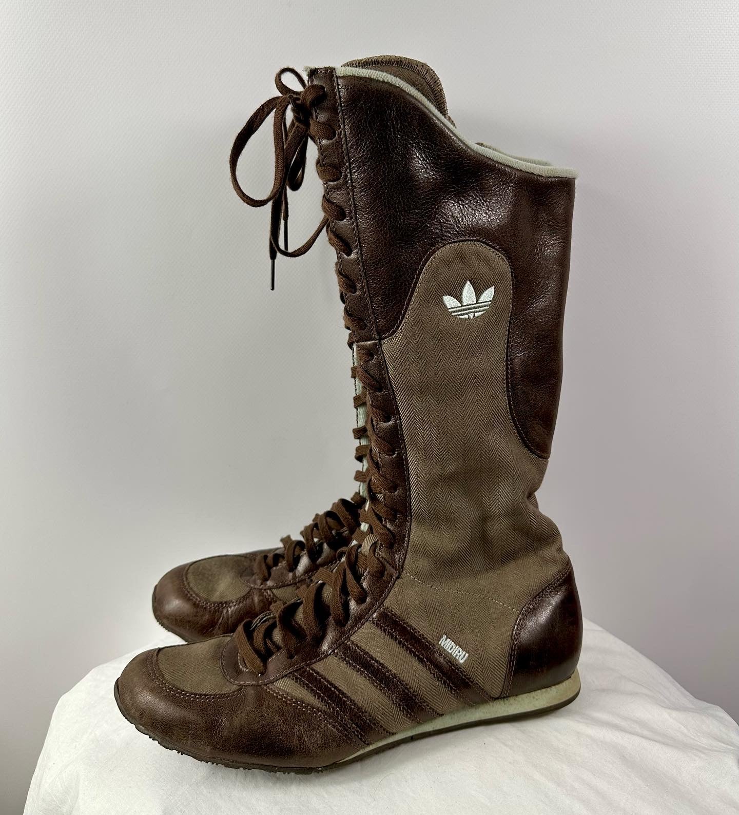 Adidas Midiru 2000s Boxing Boots 38/39 – darina`s garms