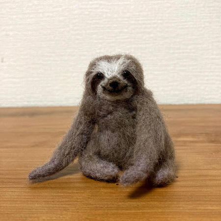 手乗りなまけもの｜作品集｜オリジナルデザインの手作り雑貨 -うさぎの