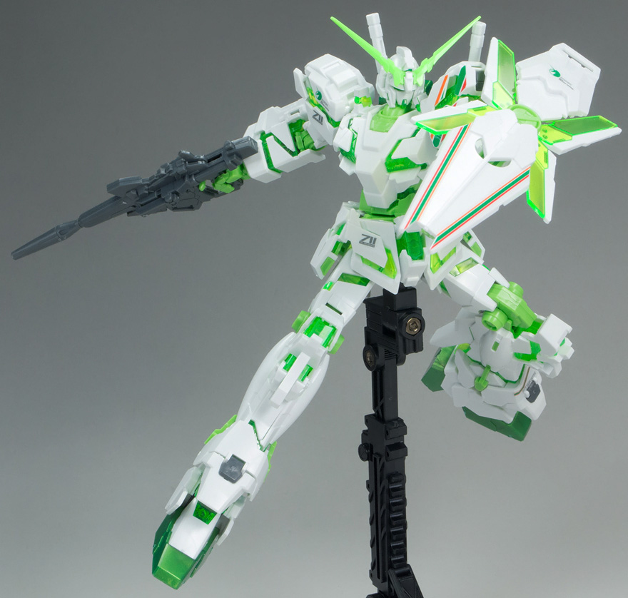 HGUC 1/144 Unicorn Gundam (Destroy Mode) [Seven Eleven Color]: a