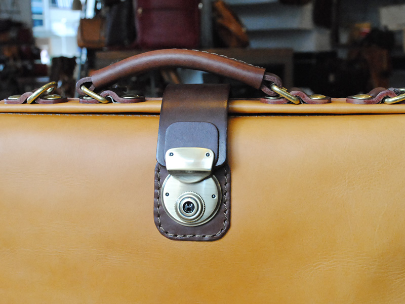 今年もやります、特別仕様鞄 by大阪店｜革鞄・革小物のHERZ公式通販