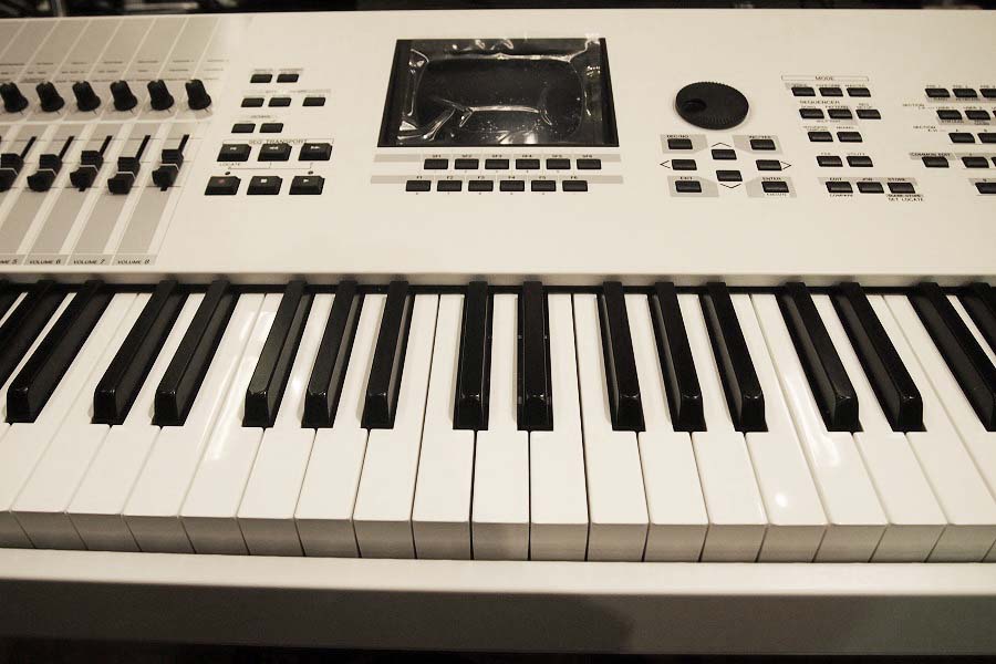 MOTIF XF8のホワイトモデルが中古で入荷！ | イシバシ楽器スタッフブログ