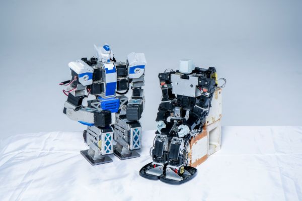 二足歩行ロボット