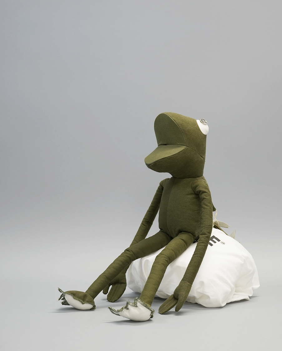 READYMADE-FROGMAN KHAKI – J LOS ANGELES​