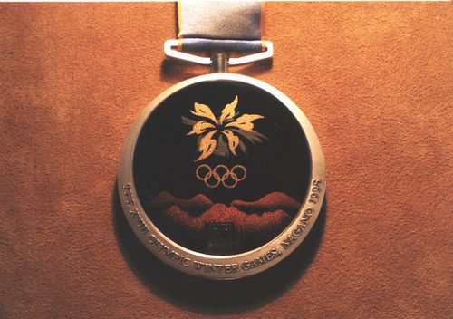 長野オリンピック 公式ライセンス メモリアルプレート 五輪 漆器 蒔絵