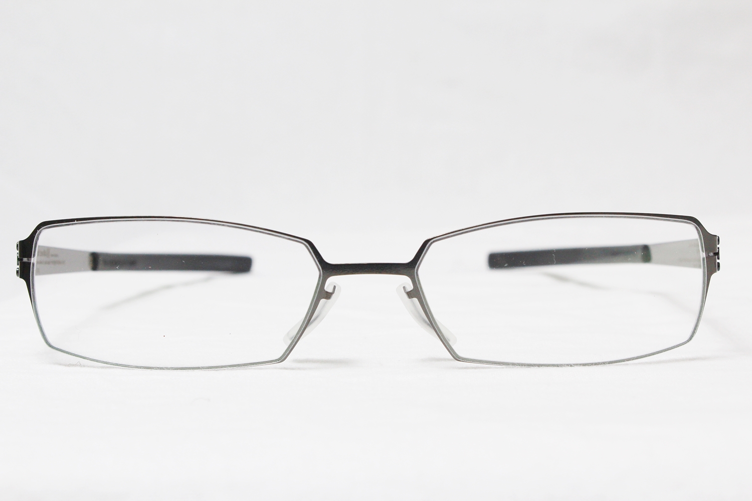 ic! berlin 《 Paxton 》 – メガネ工房AZ ギャラリー