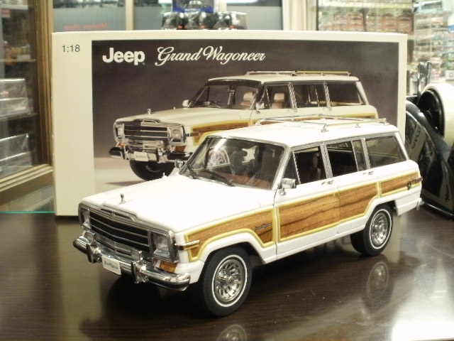 ミニカーショップグローバル - 1/18 オートアート ジープ グランド