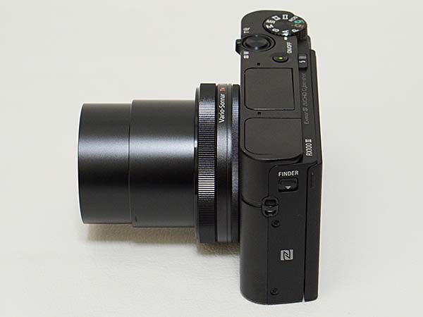 ソニー SONY サイバーショット DSC-RX100M3の外観をみる EVF内蔵の