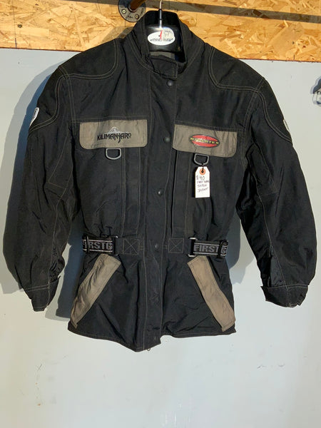 E31525C3-4CD3-459F-BAC0-